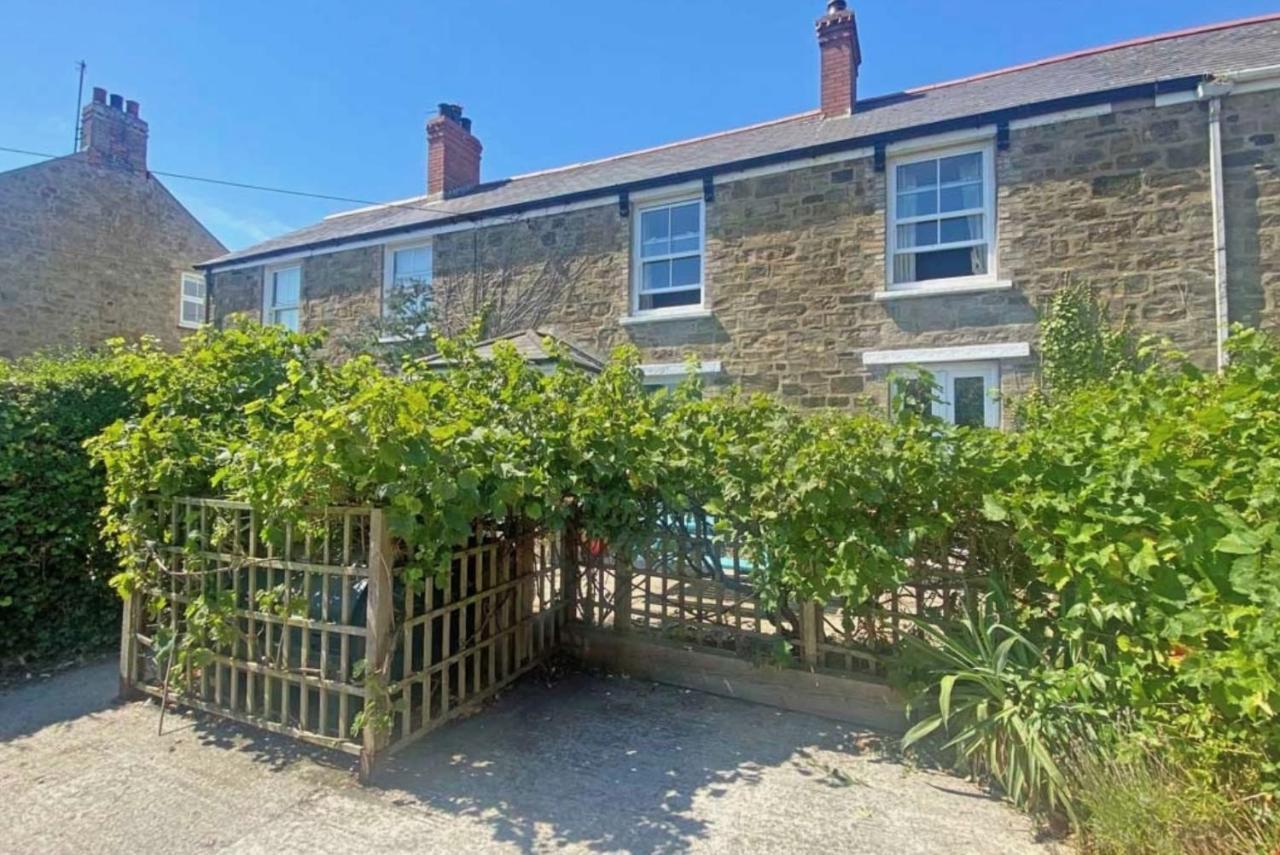 Mellow Cottage Just A Short Walk To The Beach Perranporth Bagian luar foto