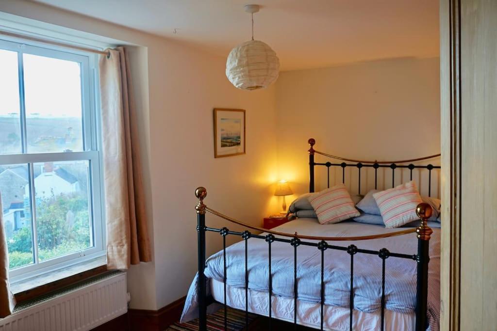 Mellow Cottage Just A Short Walk To The Beach Perranporth Bagian luar foto