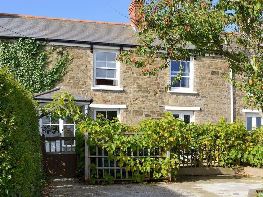 Mellow Cottage Just A Short Walk To The Beach Perranporth Bagian luar foto